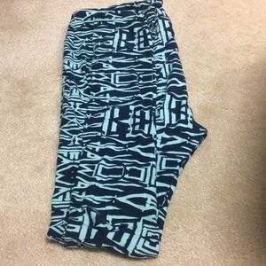 Lularoe Tall & Curvy Leggings Teal Tribal Pattern